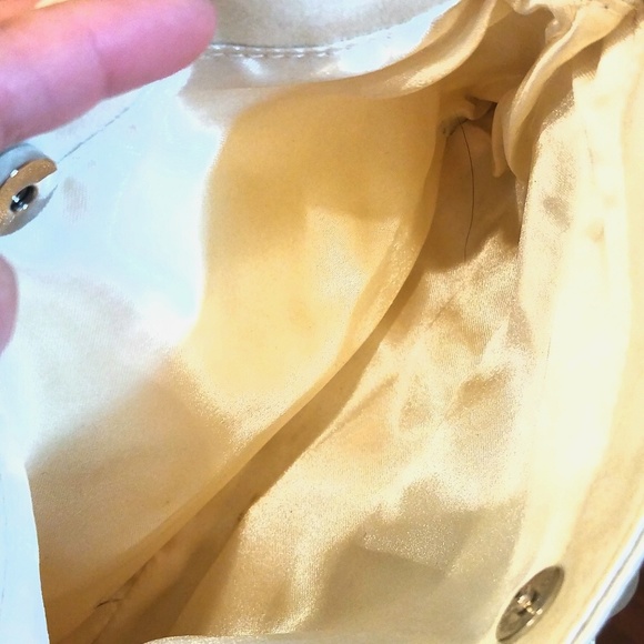 Adorable Handbag - Picture 2 of 2